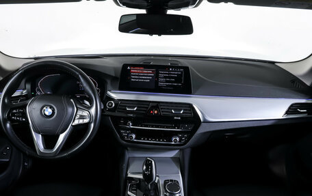 BMW 5 серия, 2019 год, 3 370 000 рублей, 12 фотография
