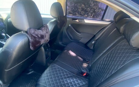 Volkswagen Jetta VI, 2011 год, 950 000 рублей, 7 фотография