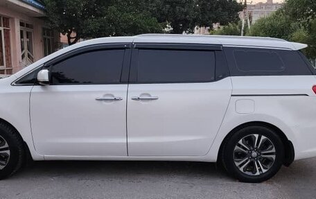 KIA Carnival, 2020 год, 2 850 000 рублей, 5 фотография