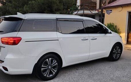 KIA Carnival, 2020 год, 2 850 000 рублей, 3 фотография