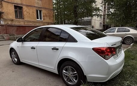 Chevrolet Cruze II, 2013 год, 950 000 рублей, 3 фотография