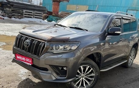 Toyota Land Cruiser Prado 150 рестайлинг 2, 2021 год, 8 000 000 рублей, 2 фотография