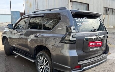 Toyota Land Cruiser Prado 150 рестайлинг 2, 2021 год, 8 000 000 рублей, 6 фотография