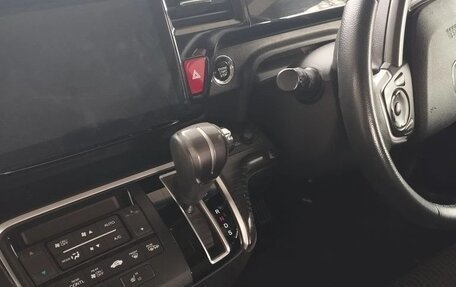 Honda Stepwgn IV, 2017 год, 2 400 000 рублей, 9 фотография