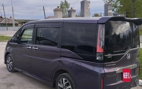 Honda Stepwgn IV, 2017 год, 2 400 000 рублей, 13 фотография