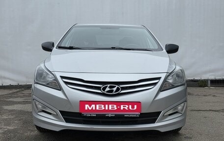 Hyundai Solaris II рестайлинг, 2015 год, 870 000 рублей, 2 фотография