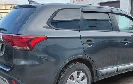 Mitsubishi Outlander III рестайлинг 3, 2020 год, 1 800 000 рублей, 6 фотография