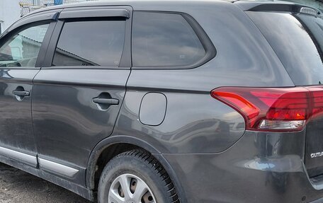 Mitsubishi Outlander III рестайлинг 3, 2020 год, 1 800 000 рублей, 7 фотография