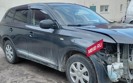 Mitsubishi Outlander III рестайлинг 3, 2020 год, 1 800 000 рублей, 2 фотография
