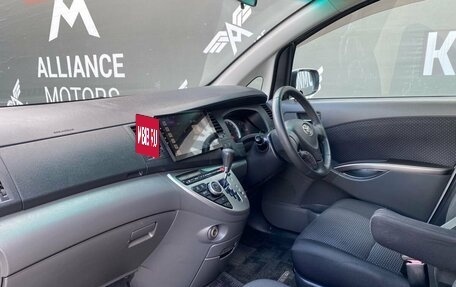 Toyota ISis I, 2010 год, 1 310 000 рублей, 11 фотография