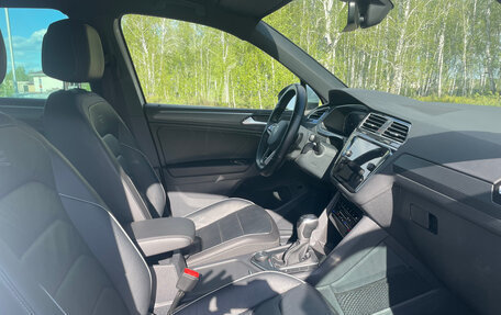 Volkswagen Tiguan II, 2021 год, 4 350 000 рублей, 21 фотография