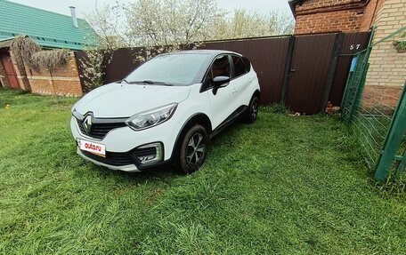 Renault Kaptur I рестайлинг, 2018 год, 1 600 000 рублей, 2 фотография