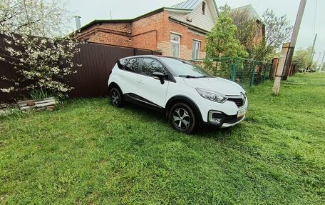 Renault Kaptur I рестайлинг, 2018 год, 1 600 000 рублей, 3 фотография