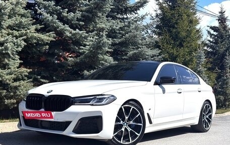 BMW 5 серия, 2020 год, 4 590 000 рублей, 2 фотография