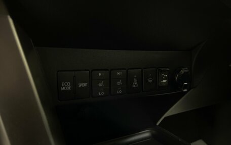 Toyota RAV4, 2015 год, 2 289 000 рублей, 15 фотография