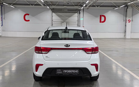 KIA Rio IV, 2018 год, 1 000 000 рублей, 6 фотография