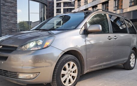 Toyota Sienna II рестайлинг, 2003 год, 870 000 рублей, 1 фотография