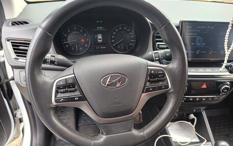 Hyundai Solaris II рестайлинг, 2020 год, 1 620 000 рублей, 4 фотография