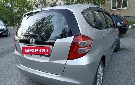 Honda Fit III, 2010 год, 900 000 рублей, 5 фотография