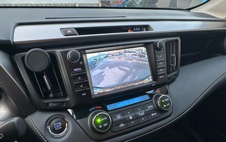 Toyota RAV4, 2019 год, 2 350 000 рублей, 6 фотография