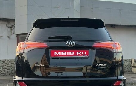 Toyota RAV4, 2019 год, 2 350 000 рублей, 4 фотография