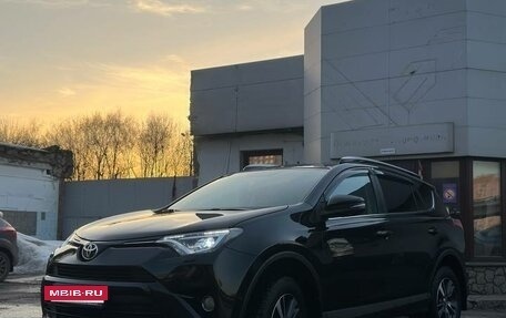Toyota RAV4, 2019 год, 2 350 000 рублей, 13 фотография