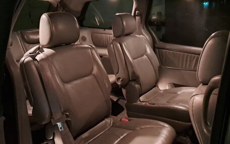 Toyota Sienna II рестайлинг, 2003 год, 870 000 рублей, 11 фотография