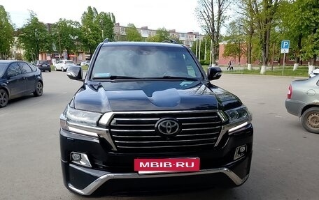 Toyota Land Cruiser 200, 2016 год, 6 400 000 рублей, 3 фотография