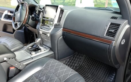 Toyota Land Cruiser 200, 2016 год, 6 400 000 рублей, 11 фотография