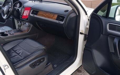 Volkswagen Touareg III, 2011 год, 1 750 000 рублей, 17 фотография