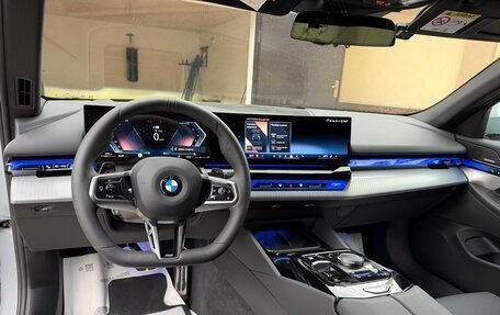 BMW 5 серия, 2024 год, 6 980 000 рублей, 12 фотография