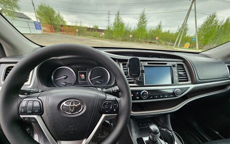 Toyota Highlander III, 2017 год, 3 400 000 рублей, 9 фотография