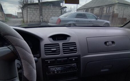 KIA Rio II, 2005 год, 300 000 рублей, 2 фотография