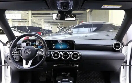 Mercedes-Benz A-Класс, 2021 год, 1 299 000 рублей, 7 фотография