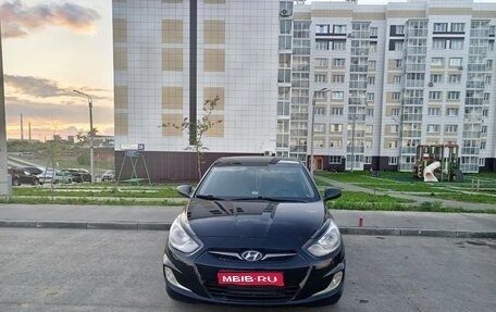 Hyundai Solaris II рестайлинг, 2011 год, 630 000 рублей, 1 фотография