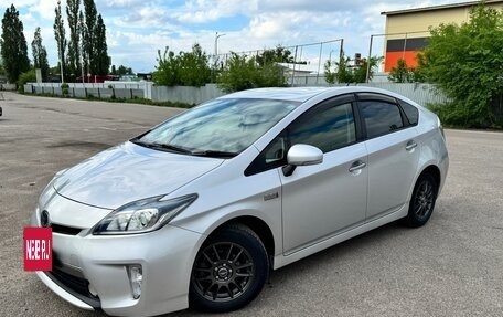Toyota Prius, 2013 год, 1 260 000 рублей, 2 фотография