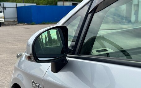 Toyota Prius, 2013 год, 1 260 000 рублей, 6 фотография