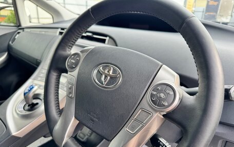 Toyota Prius, 2013 год, 1 260 000 рублей, 18 фотография