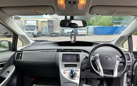 Toyota Prius, 2013 год, 1 260 000 рублей, 19 фотография