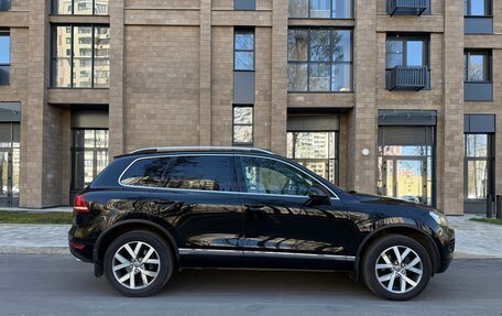 Volkswagen Touareg III, 2011 год, 1 750 000 рублей, 2 фотография