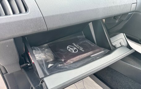 Toyota Prius, 2013 год, 1 260 000 рублей, 23 фотография