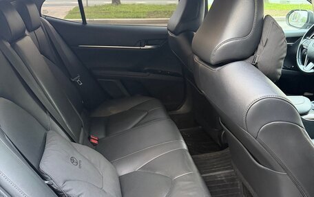 Toyota Camry, 2018 год, 2 350 000 рублей, 6 фотография