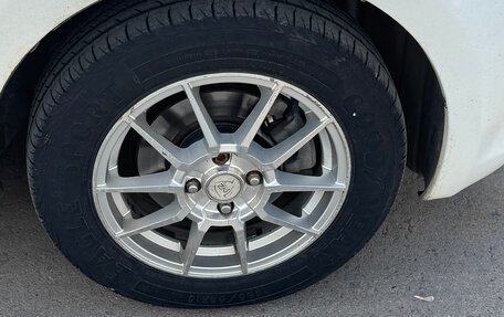 Toyota Ractis I, 2008 год, 850 000 рублей, 3 фотография
