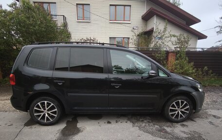 Volkswagen Touran III, 2014 год, 1 074 000 рублей, 4 фотография