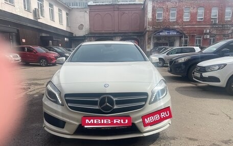 Mercedes-Benz A-Класс, 2015 год, 1 600 000 рублей, 2 фотография
