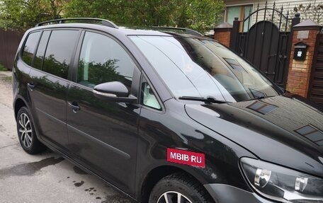 Volkswagen Touran III, 2014 год, 1 074 000 рублей, 5 фотография
