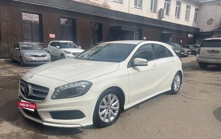 Mercedes-Benz A-Класс, 2015 год, 1 600 000 рублей, 3 фотография