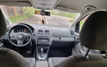 Volkswagen Touran III, 2014 год, 1 074 000 рублей, 9 фотография