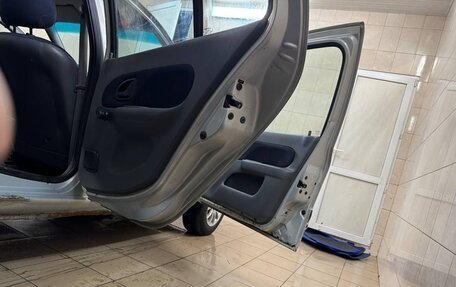 Renault Clio III, 2001 год, 180 000 рублей, 17 фотография