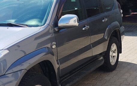 Toyota Land Cruiser Prado 120 рестайлинг, 2007 год, 1 870 000 рублей, 3 фотография